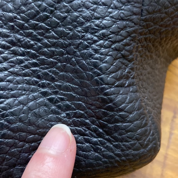 Guia’s Italy Leather Shoulder Bag - Picture 9 of 16